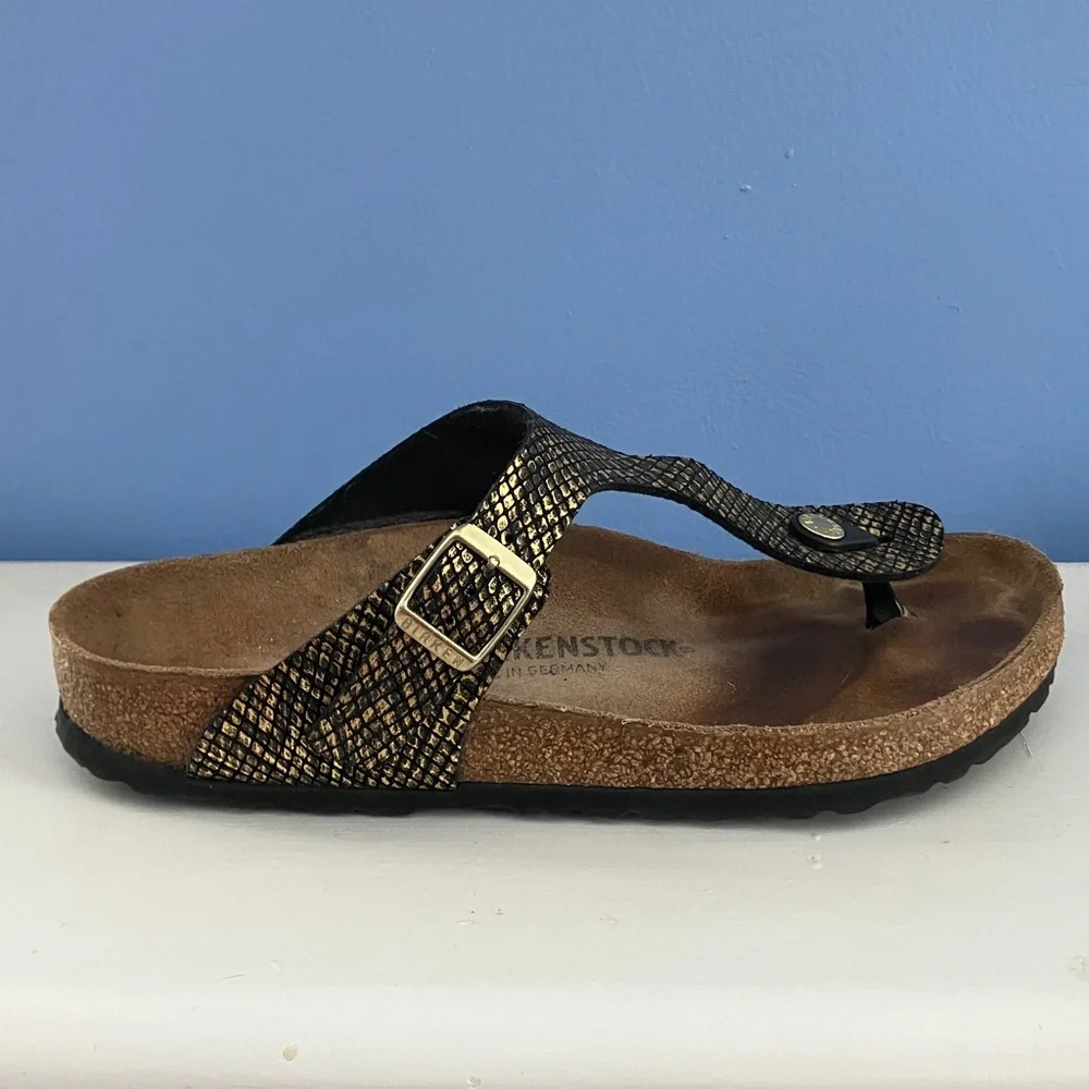 Birkenstock - Women’s Black and Gold Snakeskin Gizeh Sandals - EU 39 / US 8.5 - Picture 8 of 11